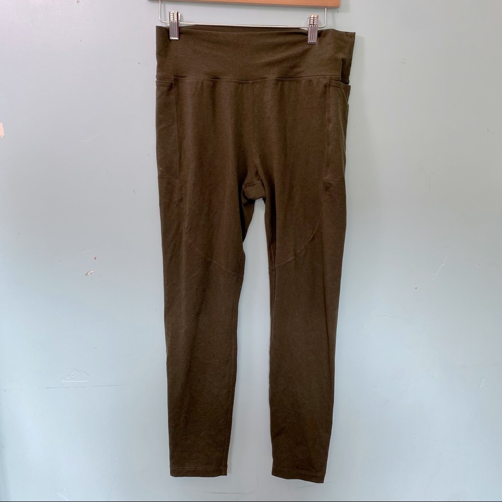 Vuori Mid Rise Leggings, Heather Green with Pockets